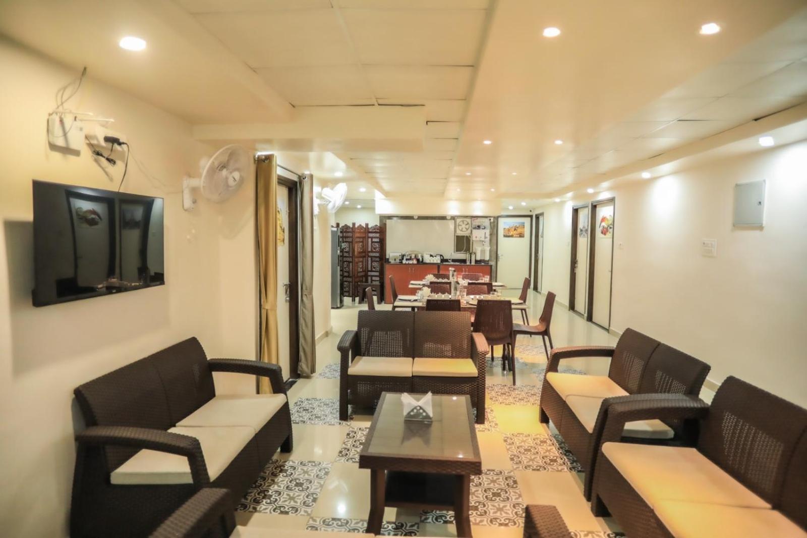 Pretty Garden View Apartment 3Bhk Furnished Flat Near Kashi Vishwanath Temple Varanasi Exterior photo